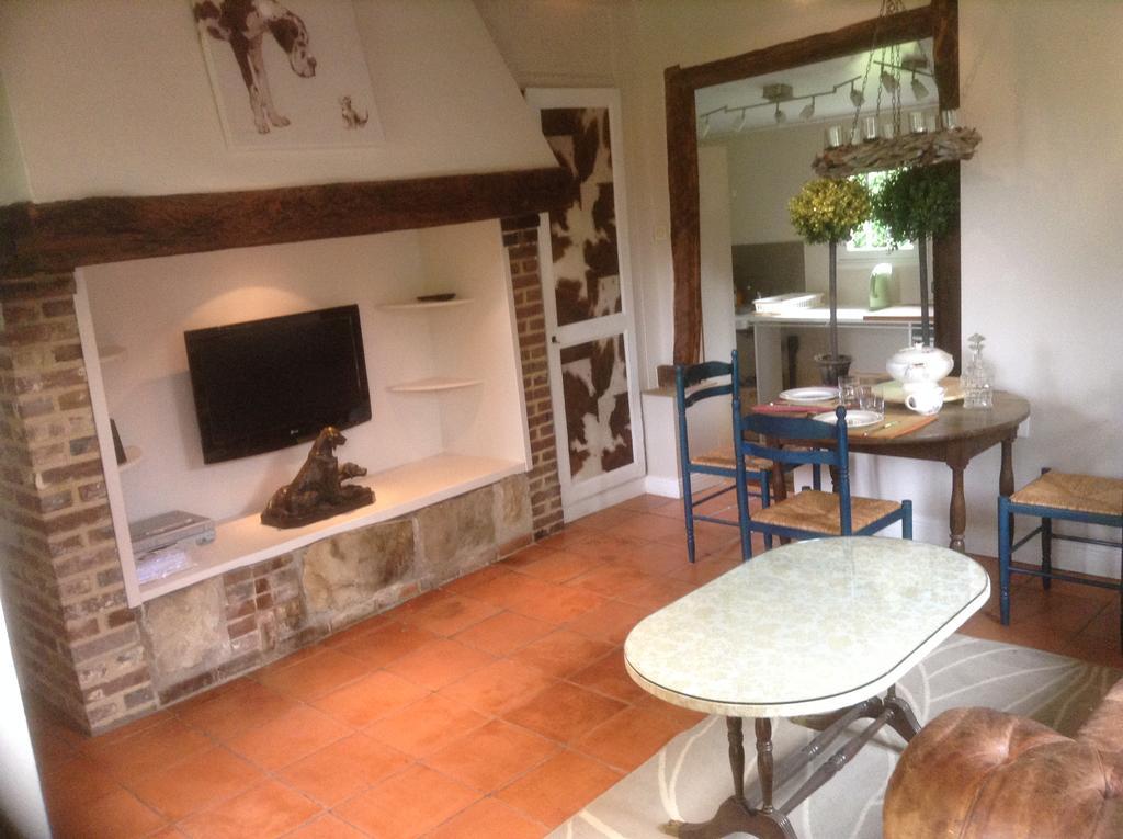 Charmante Petite Maison Dans Le Jardin *